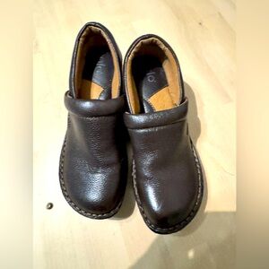 BOLO brown slip on leather clogs. Size 7.5/ 38.5 (C02)